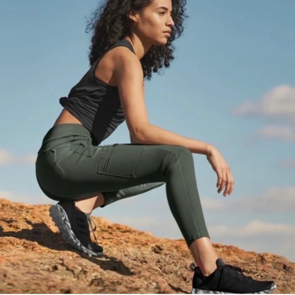 athleta headlands hybrid cargo green pants